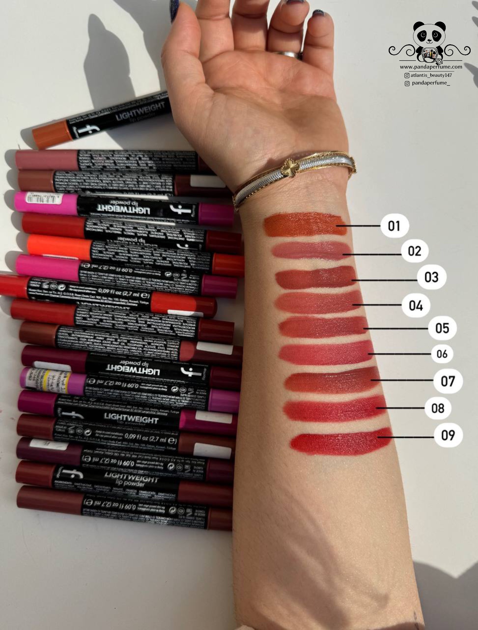 رژ لب پودری پد دار لایت ویت فلورمار Moisturizing Lip Powder Flormar